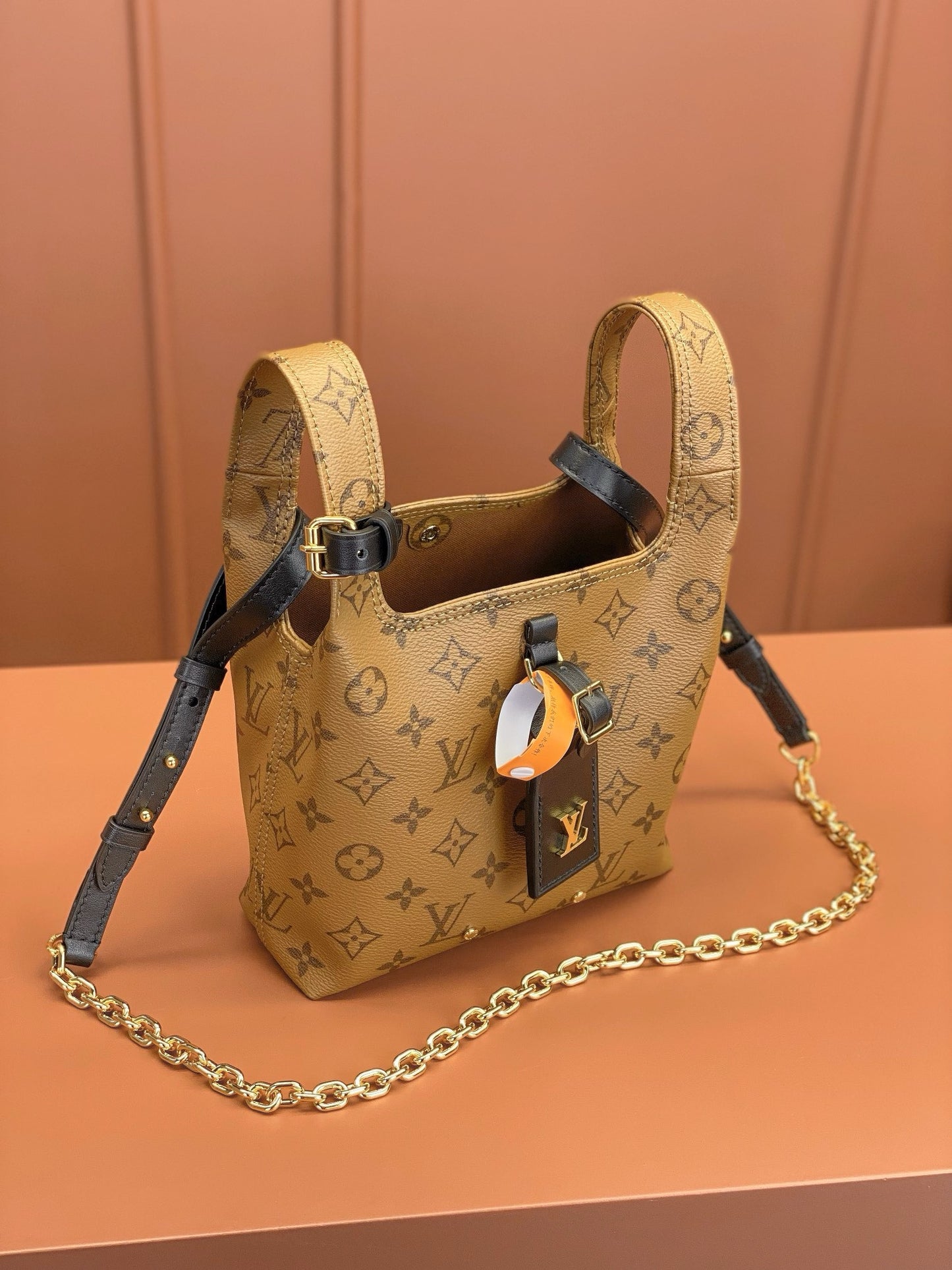 LV Atlantis BB M46816