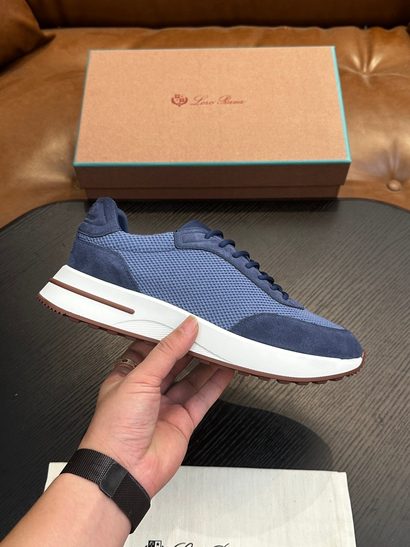 LP Sneakers