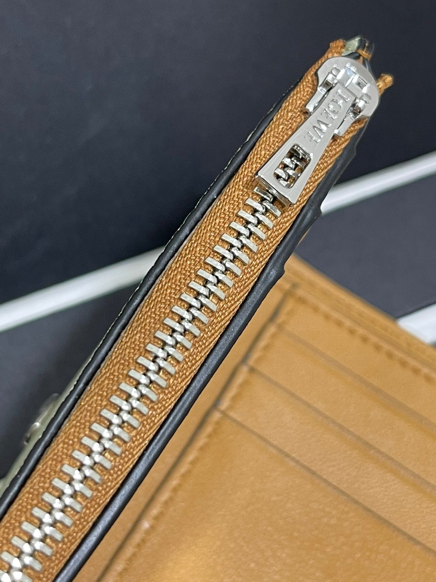 Loewe Wallet