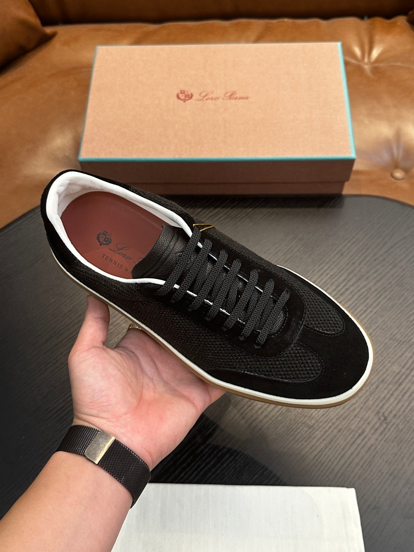 LP Sneakers