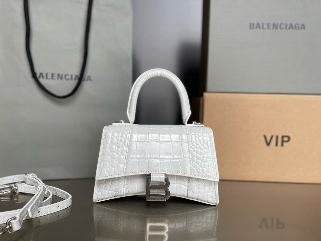 BLCG Hourglass Crocodile Top-handle Handbag
(19x8x21cm)