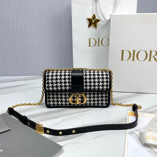 Dior 30 Montaigne (21cm)