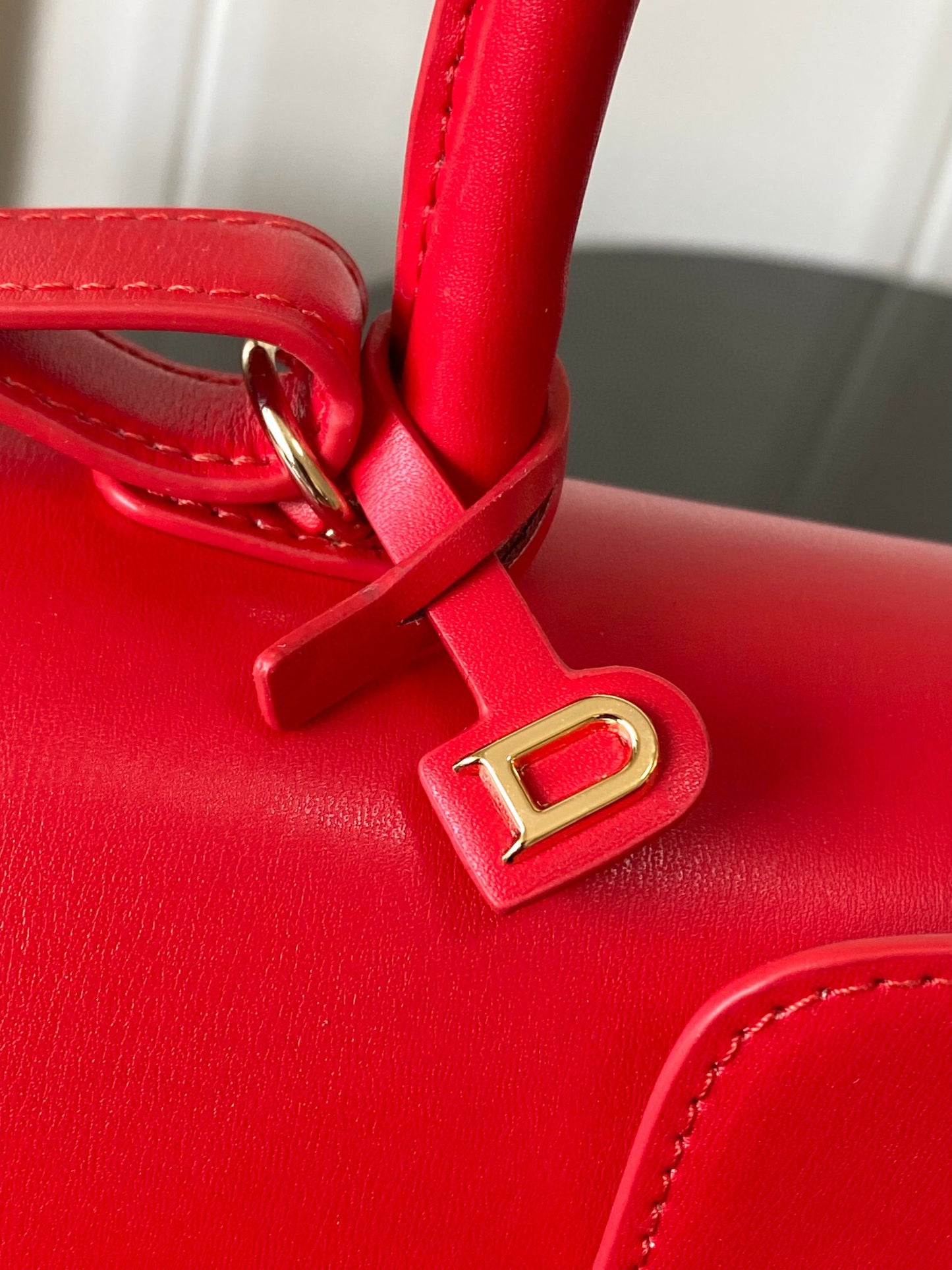 Delvaux Sling Bag (20＊10＊16 cm)