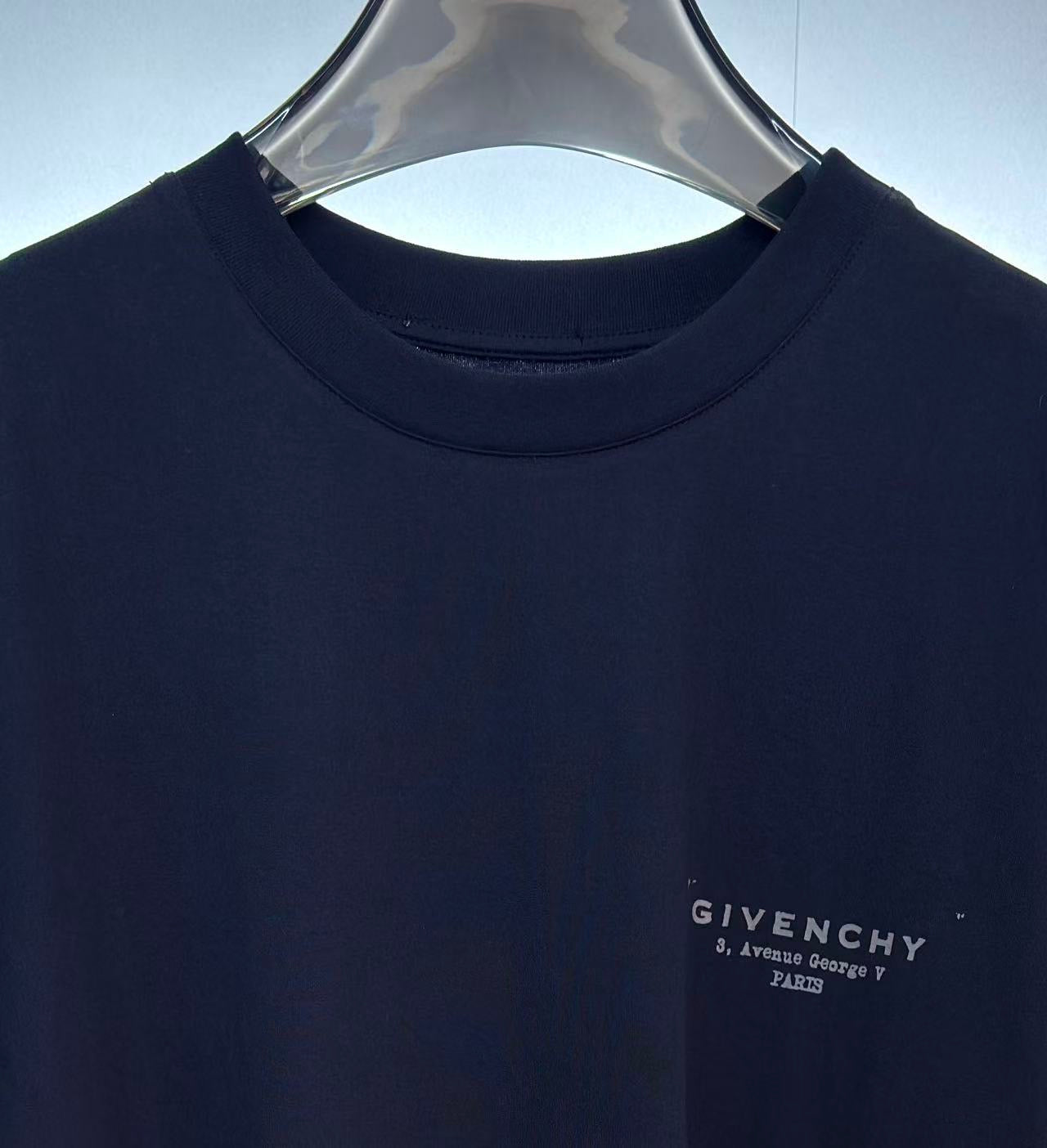 Givenchy T-Shirt