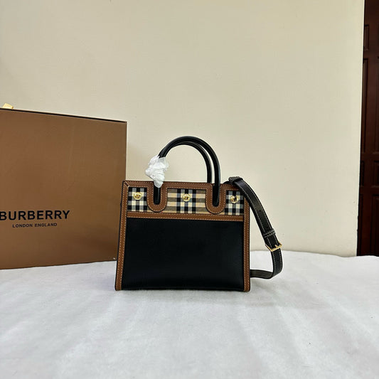 Burberry Vintage Two Handle Title Bag(26CM*13CM*20CM)
