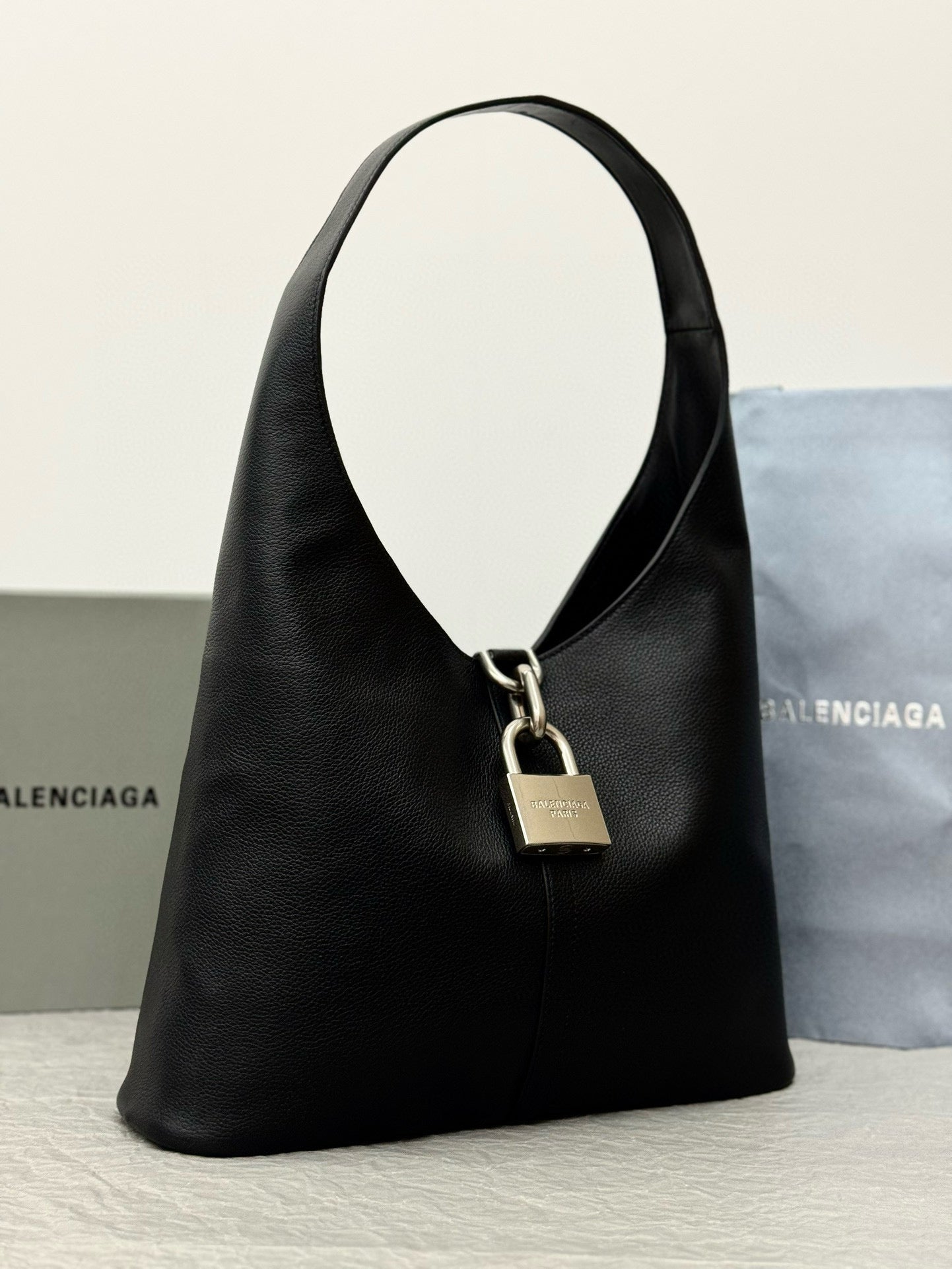BLCG Locker Leather Shoulder Bag(61.9x35x9.9cm)