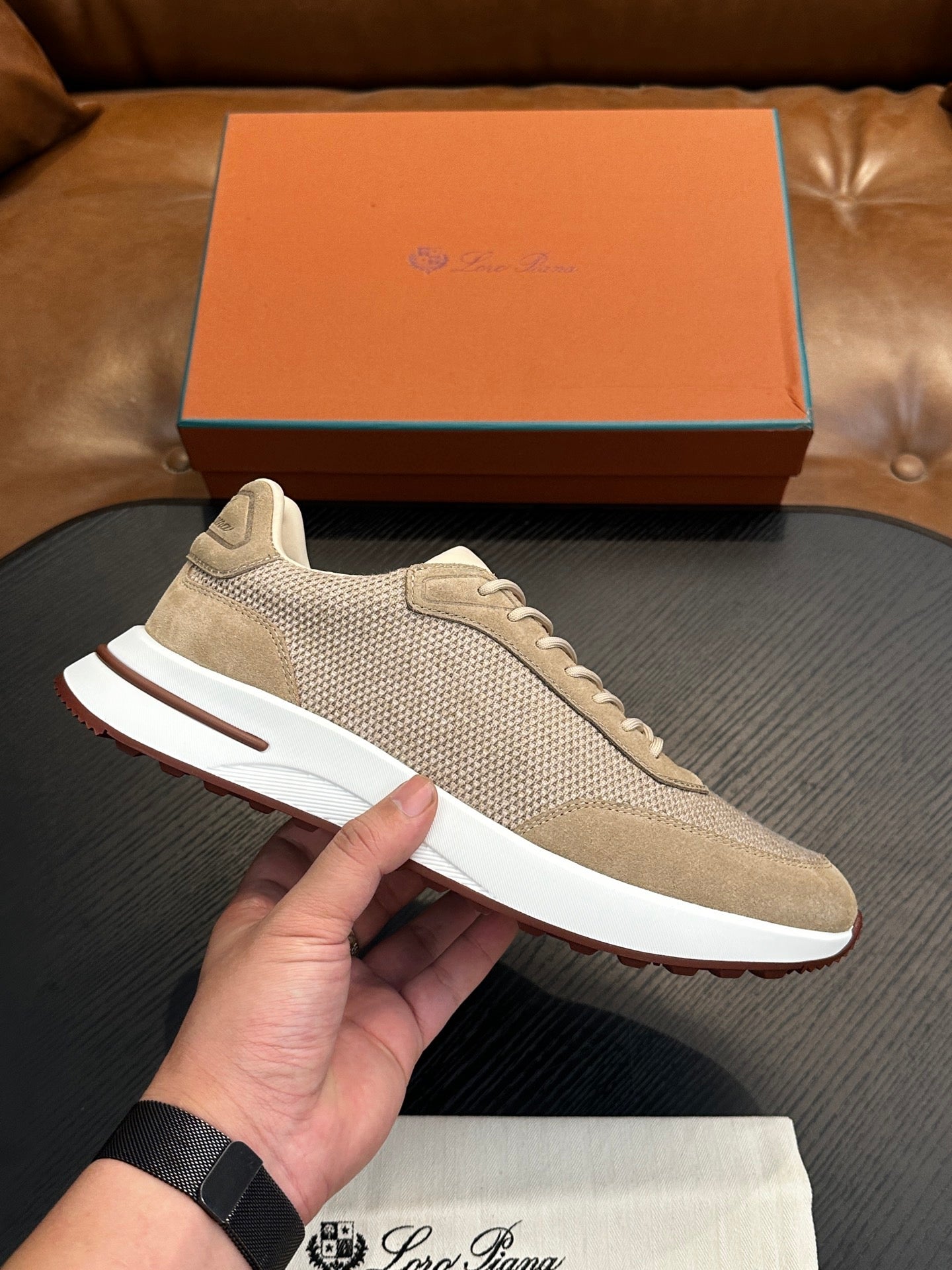 LP Sneakers