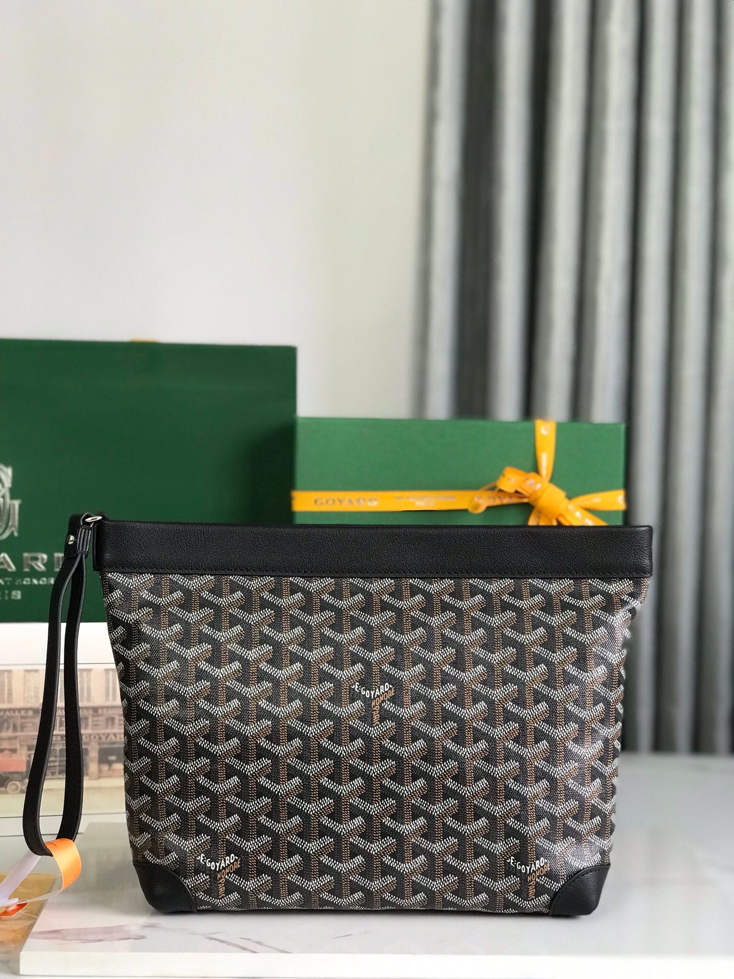 Goyard Conti
