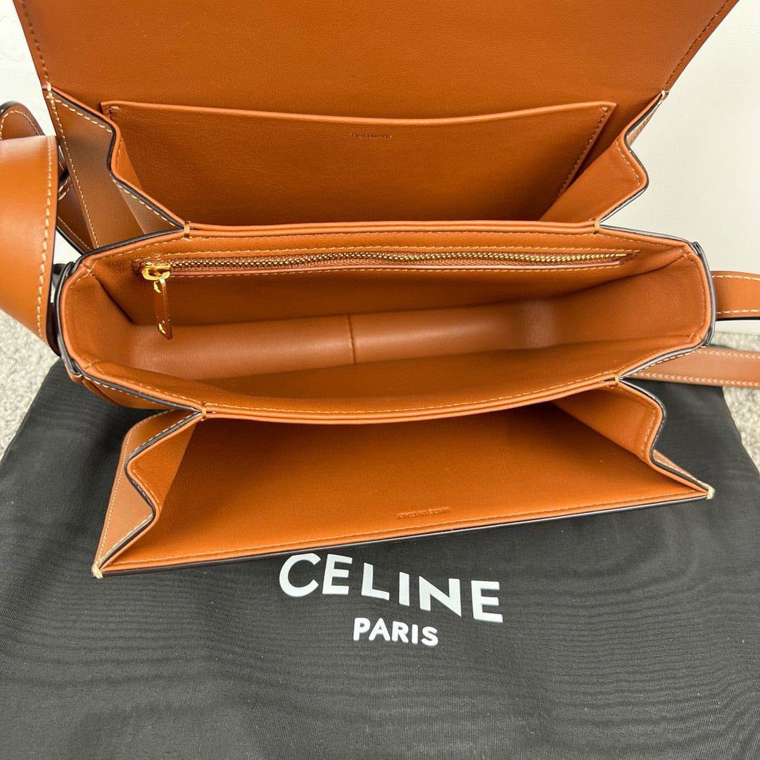 Celine Triomphe
