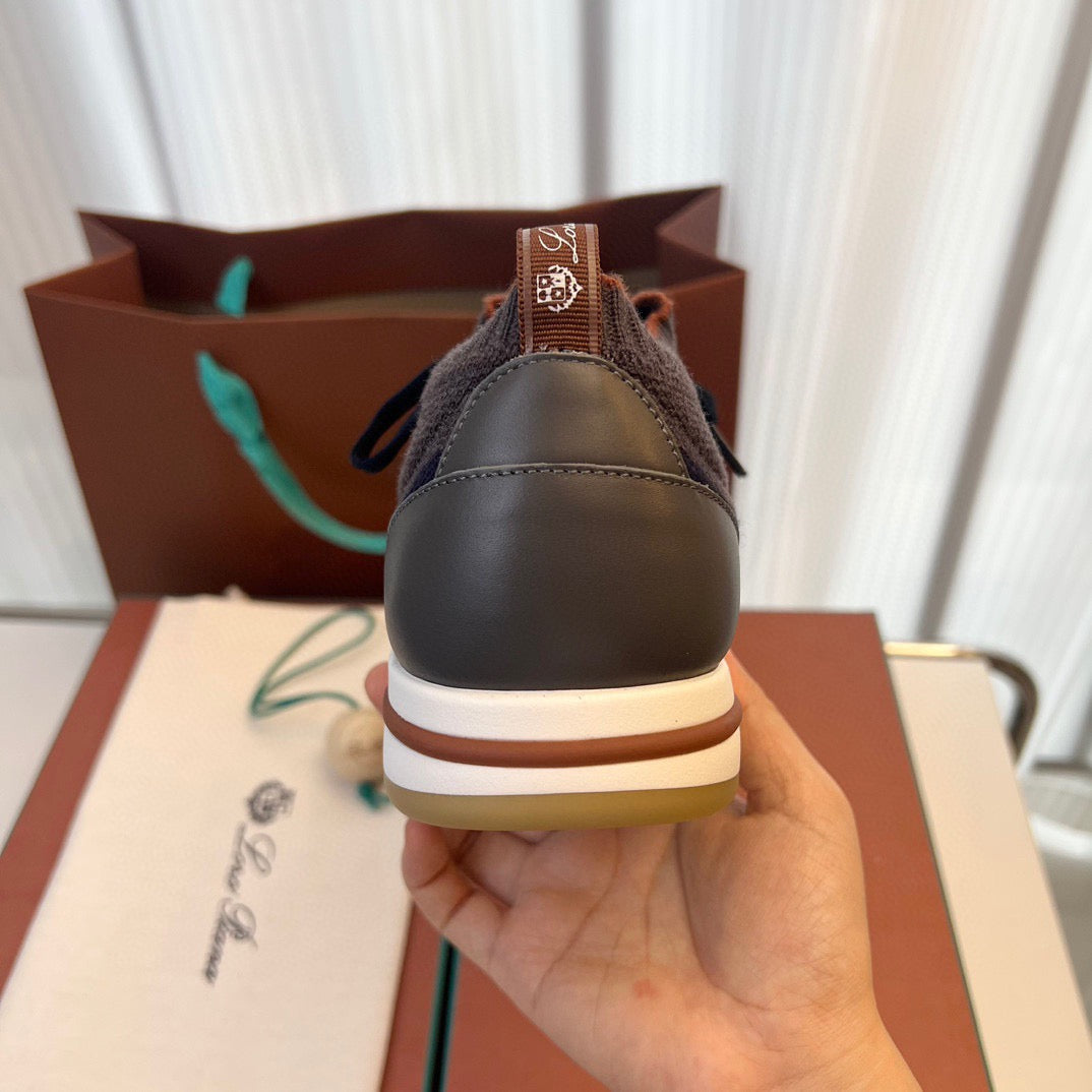 LP Sneakers