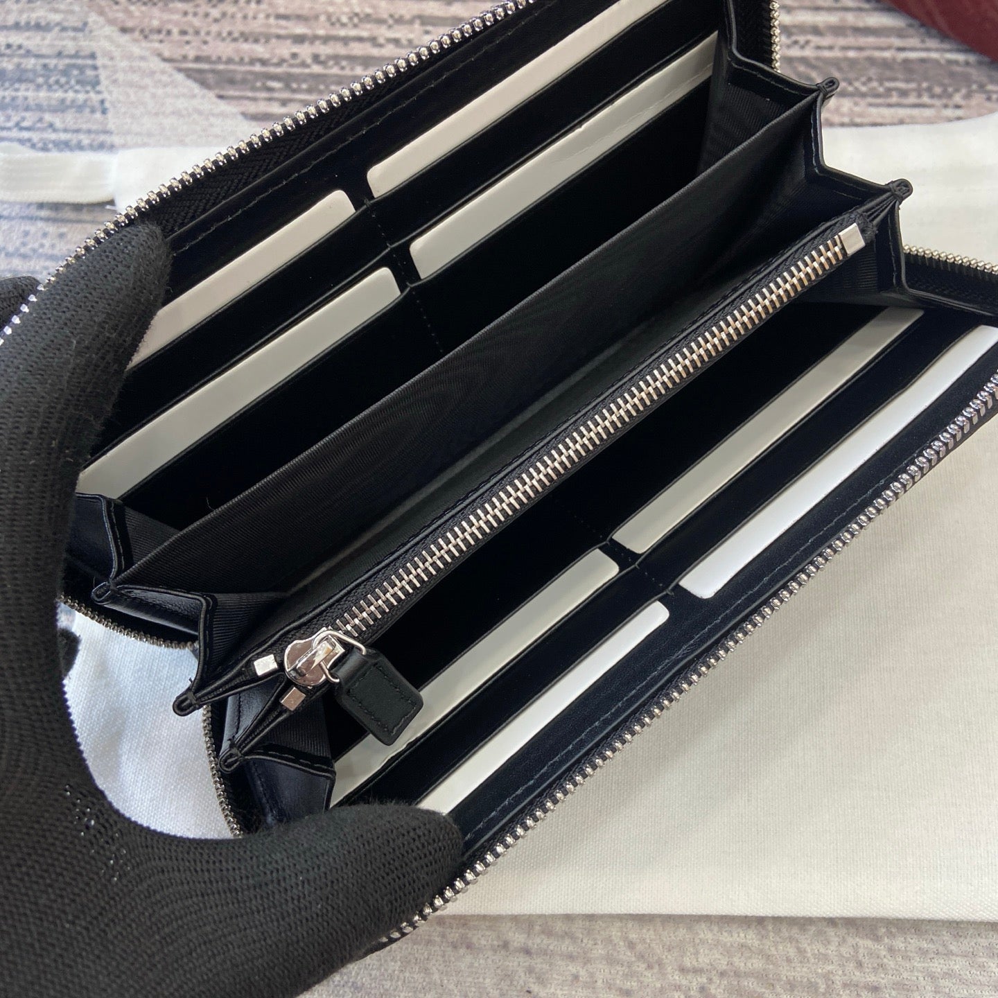 Gucci Long Zipped Wallet