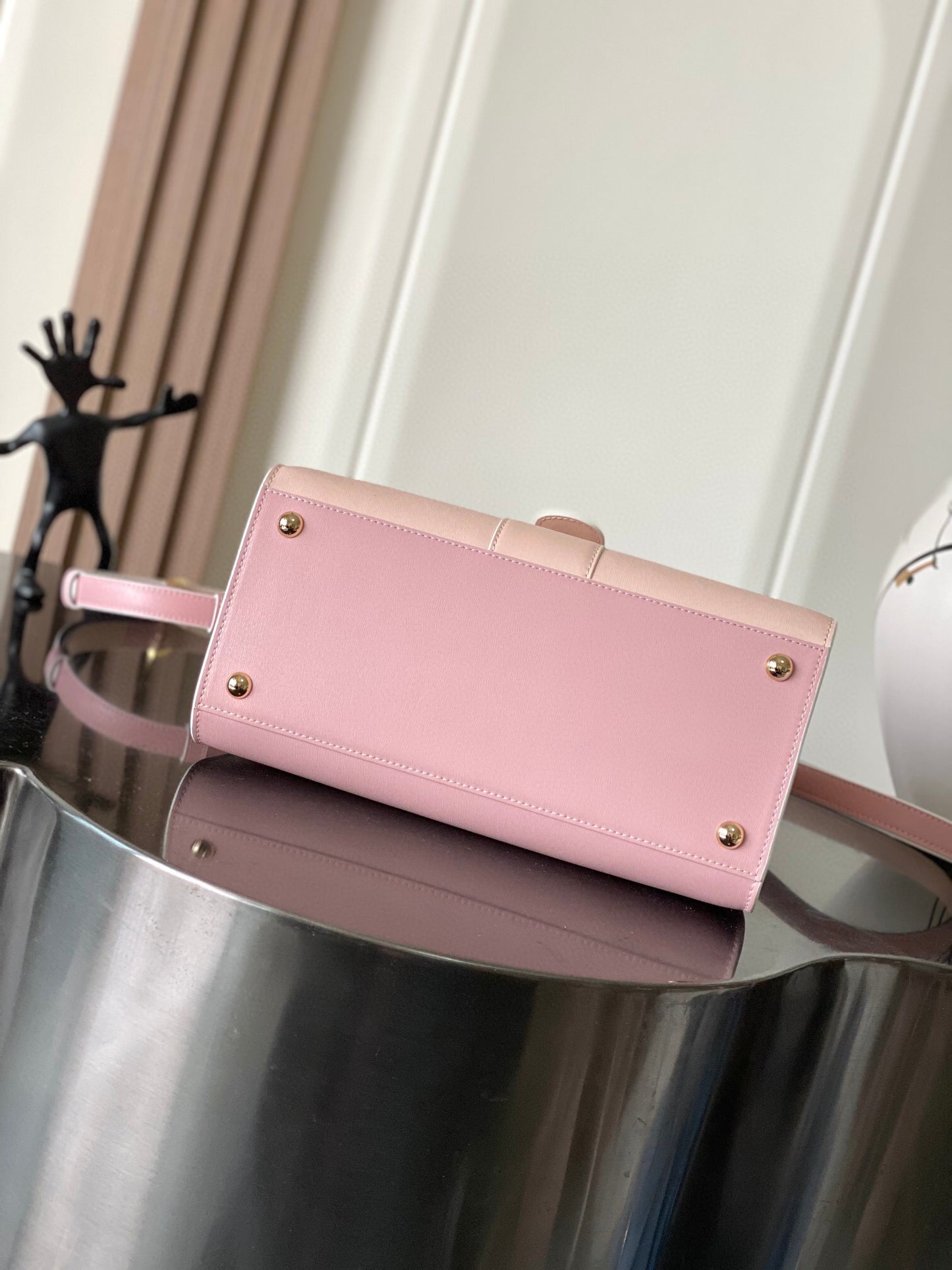 Delvaux Sling Bag (28＊15＊22cm）