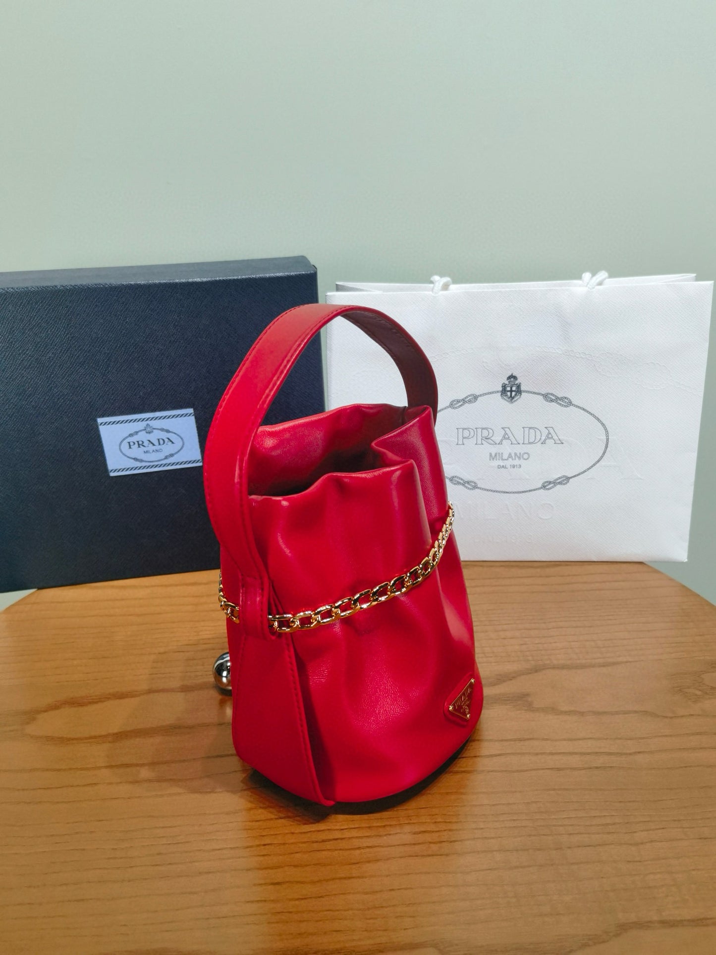 PD Petit Sac Noir Bucket Bag