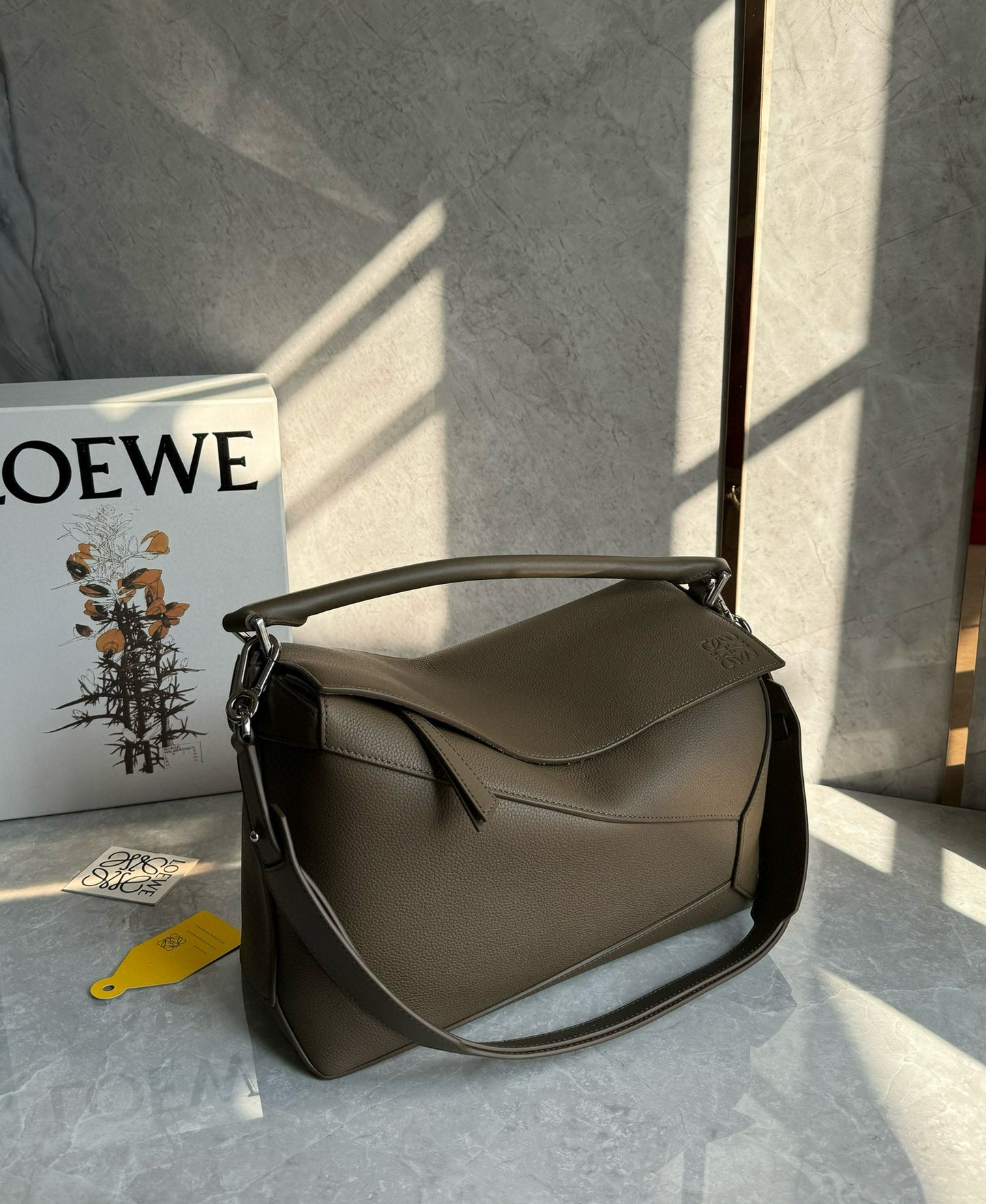 Loewe Puzzle Shoulder Bag(33x21x17cm)