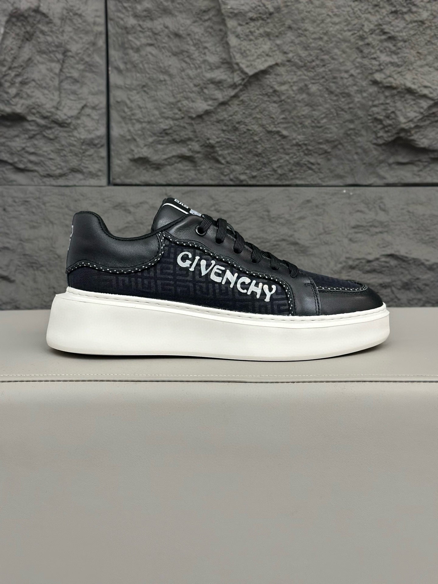 Givenchy Sneakers