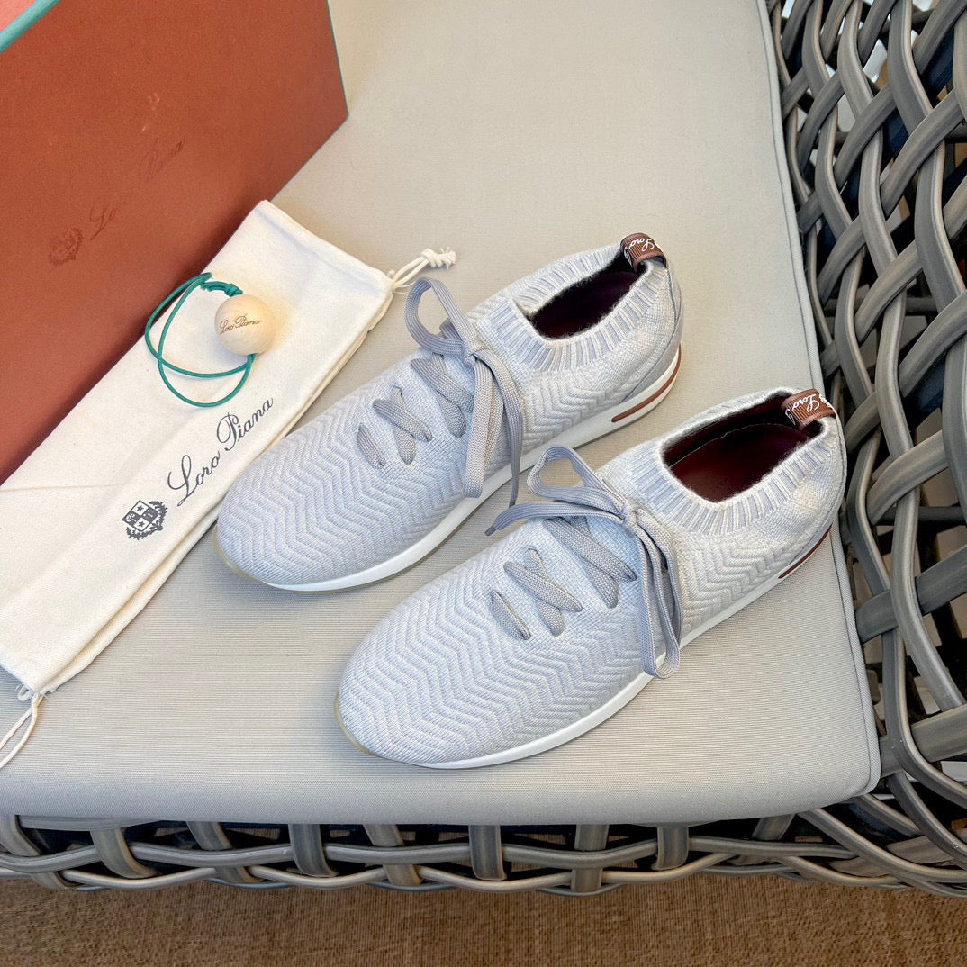 LP Sneakers