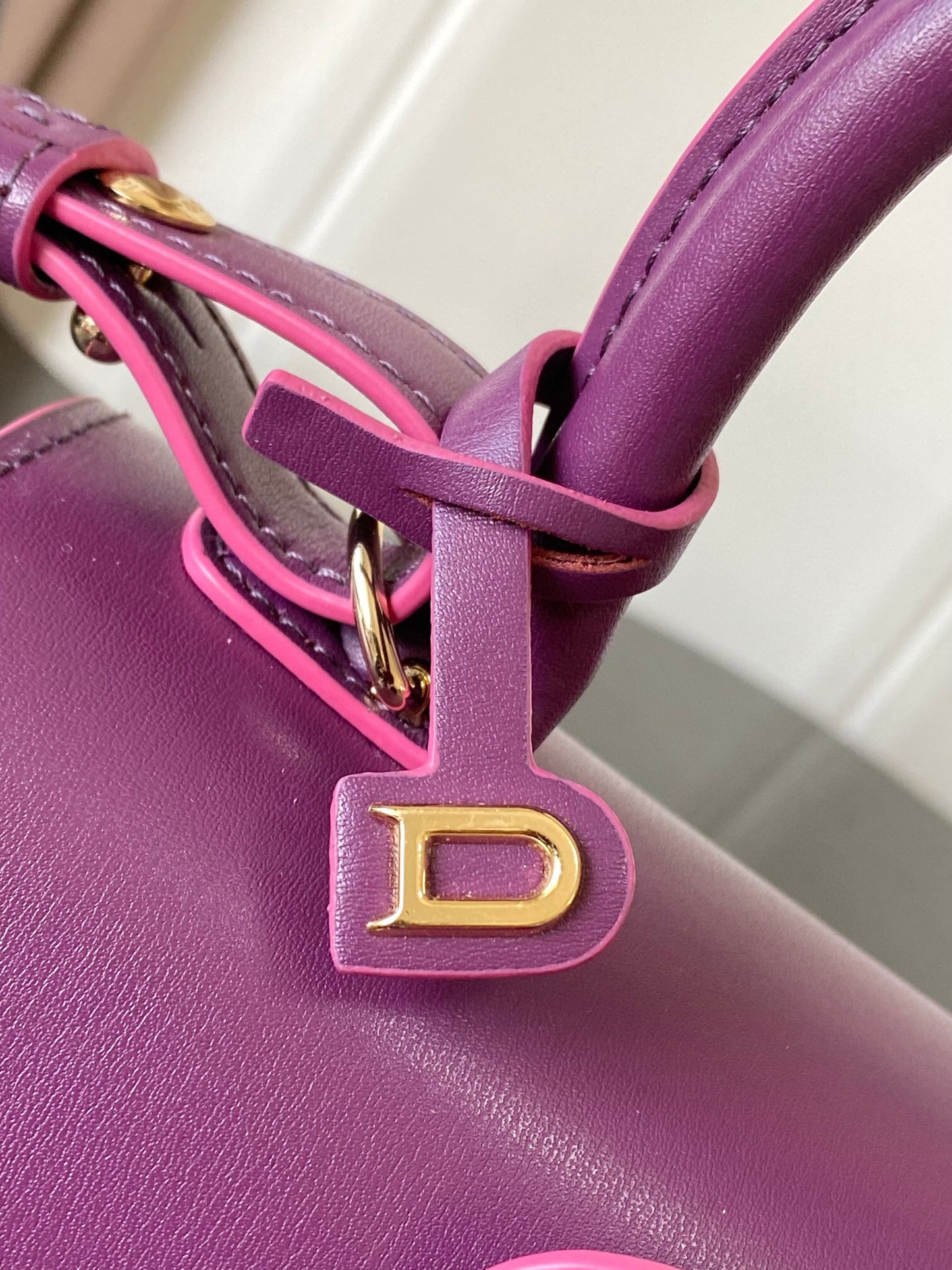 Delvaux Sling Bag (20＊10＊16 cm)