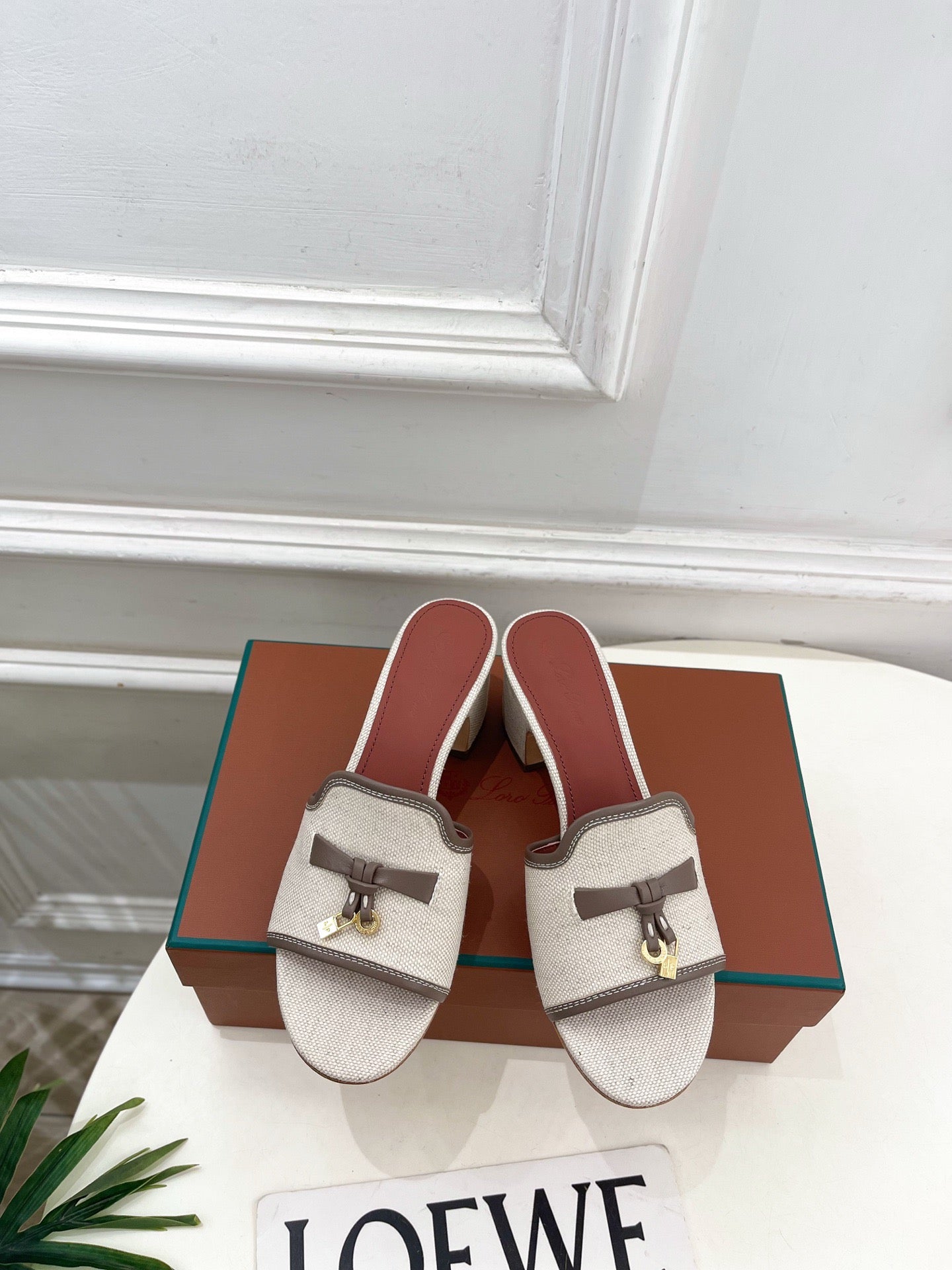LP Sandals
