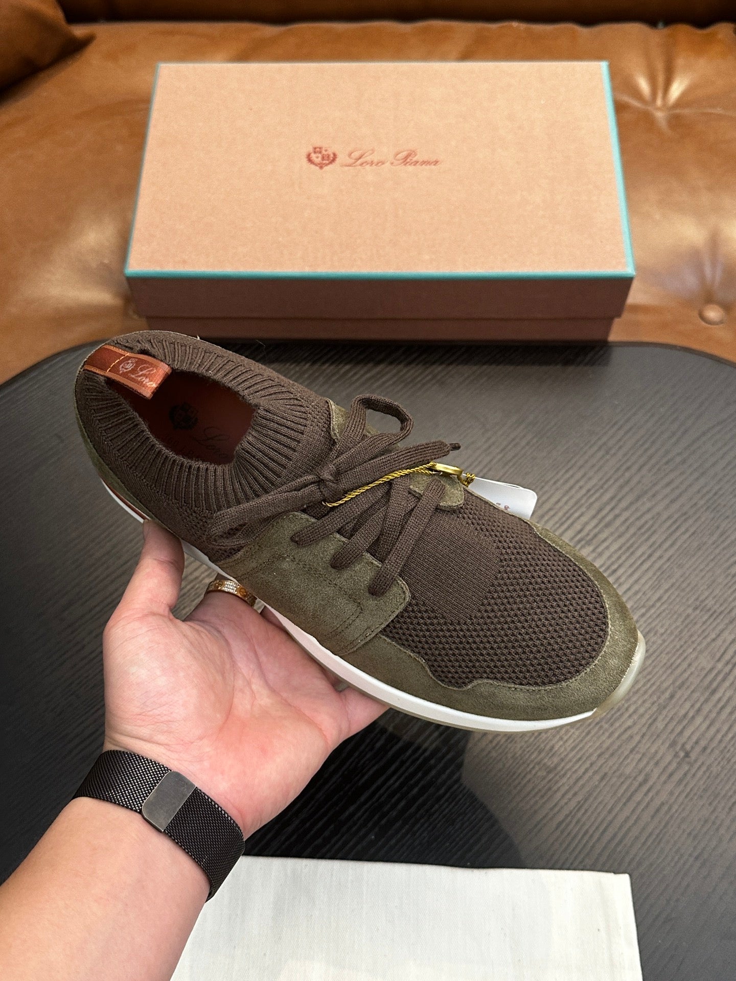LP Sneakers