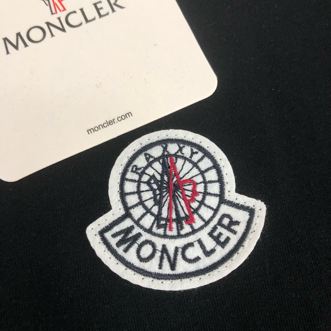 Moncler T-shirt