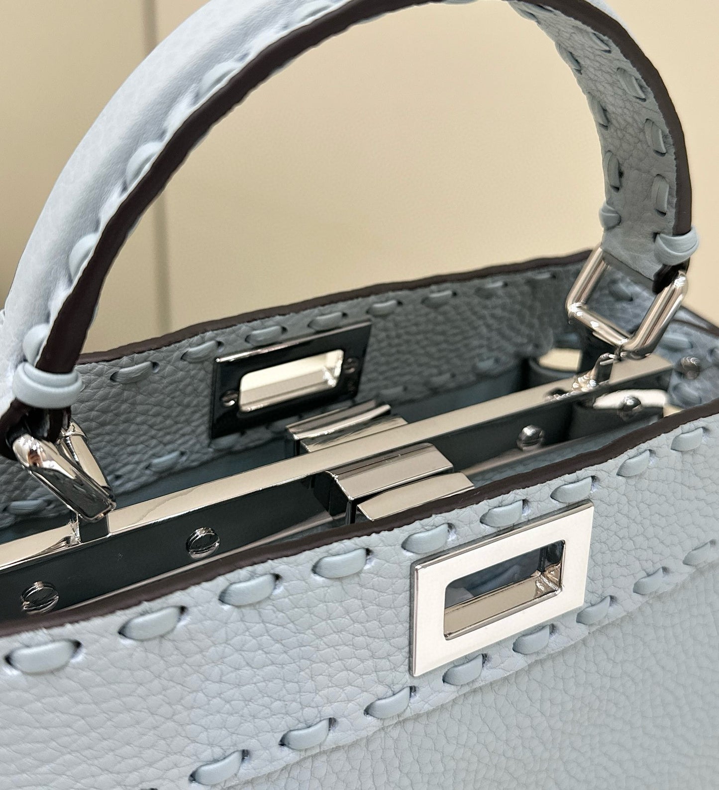 Fendi Peekaboo Bag (23.5x12x20 cm)