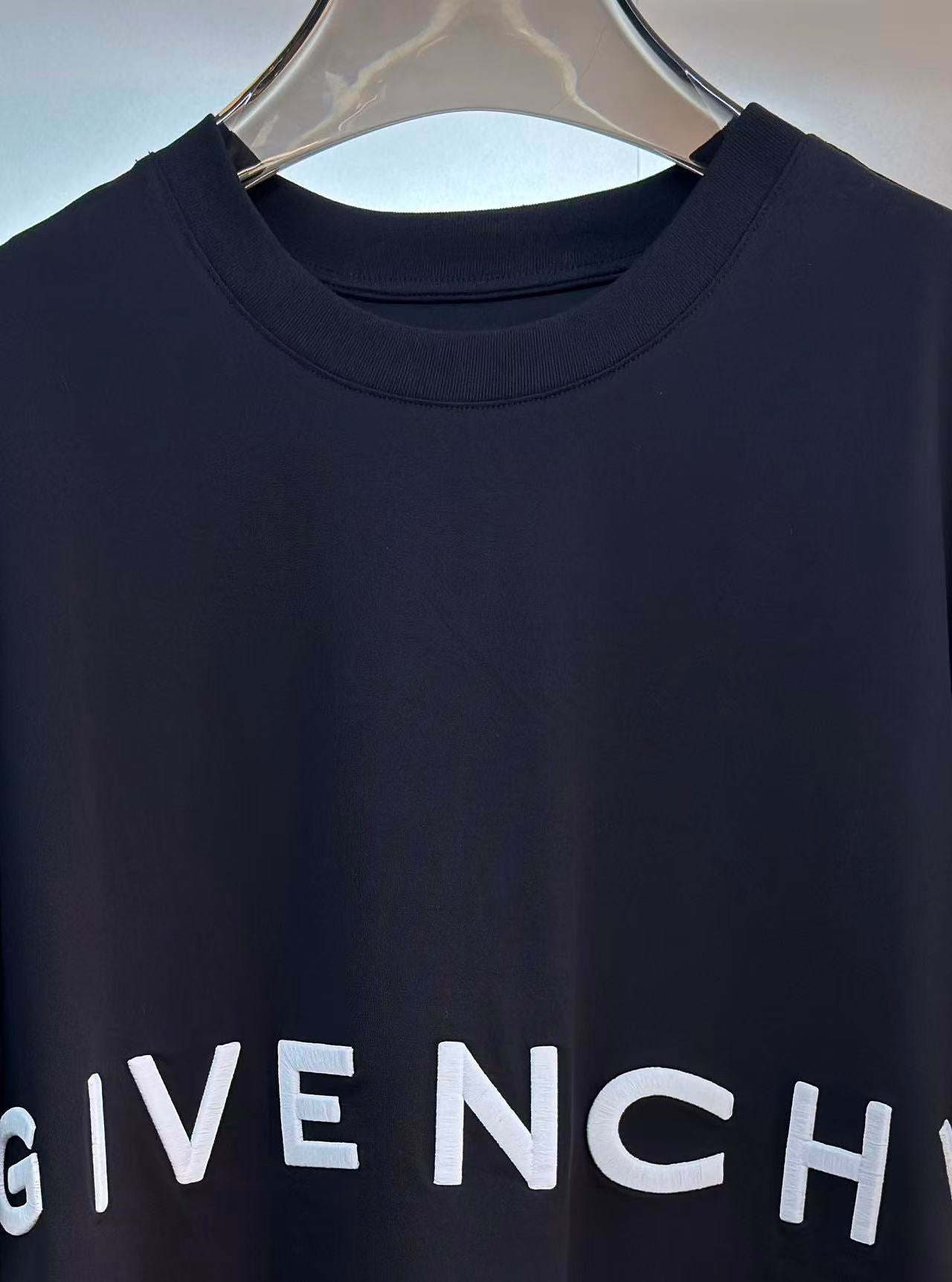 Givenchy T-Shirt
