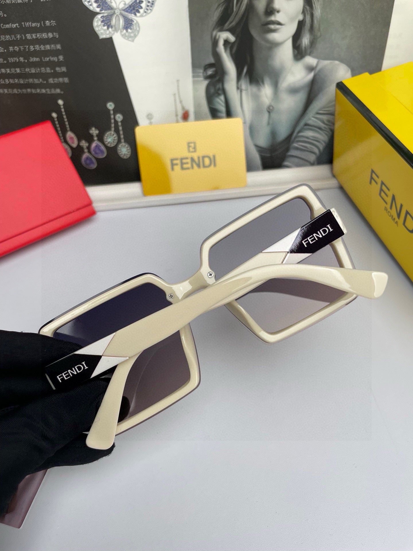 gafas de sol fendi