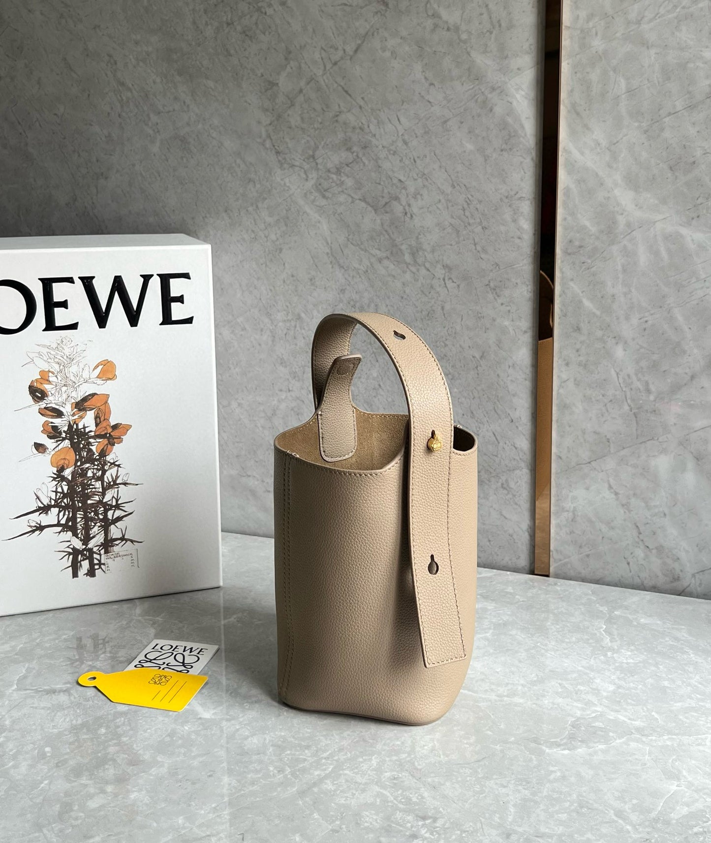 Loewe Pebble Bucket Bag(16x16x19.5cm)