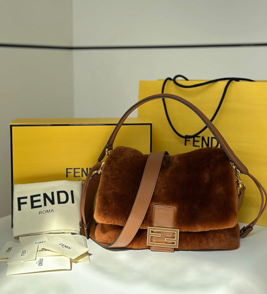 Fendi Mamma Baguette Bag (Medium)
