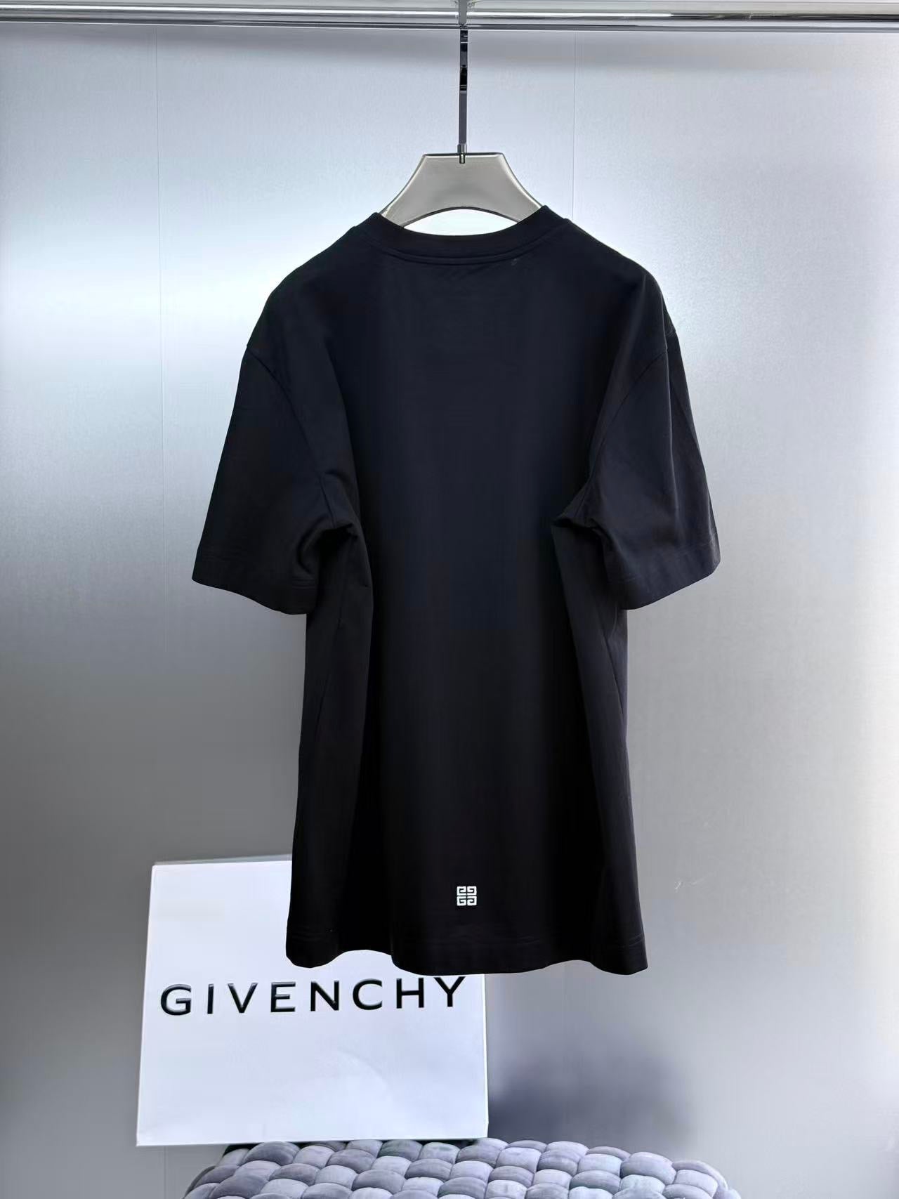 Givenchy T-Shirt