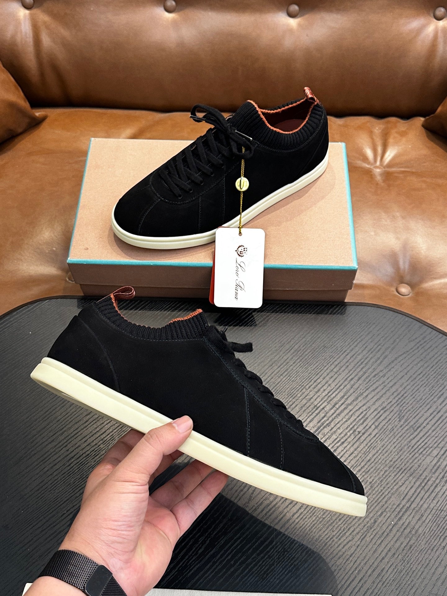 LP Sneakers