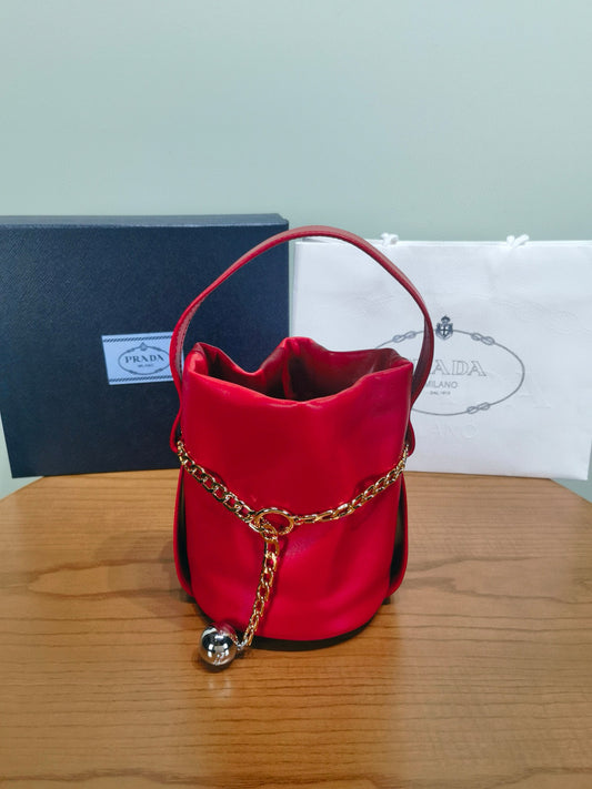PD Petit Sac Noir Bucket Bag