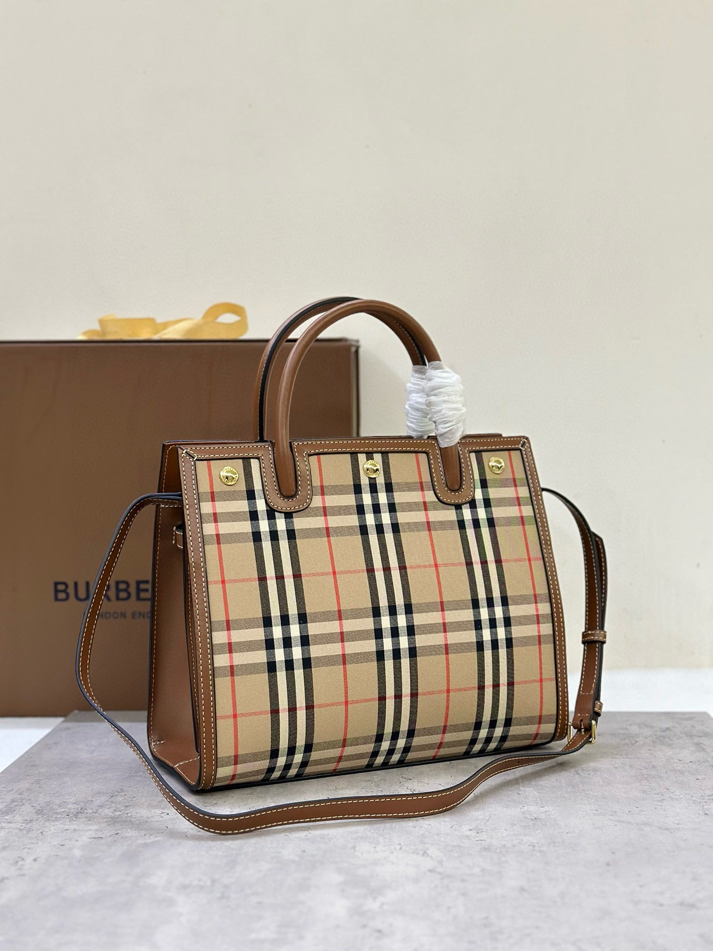 Burberry Vintage Two Handle Title Bag(32CM*15CM*25CM)