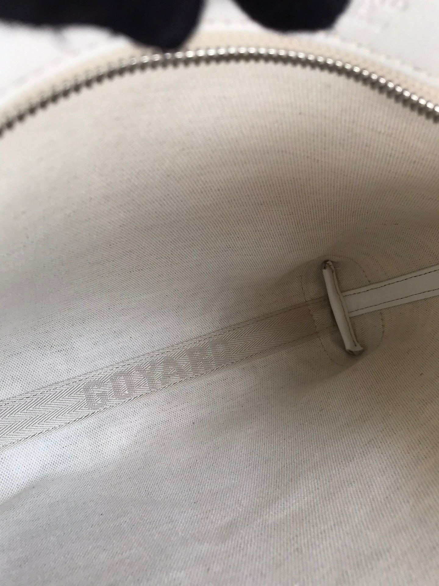 Goyard Conti