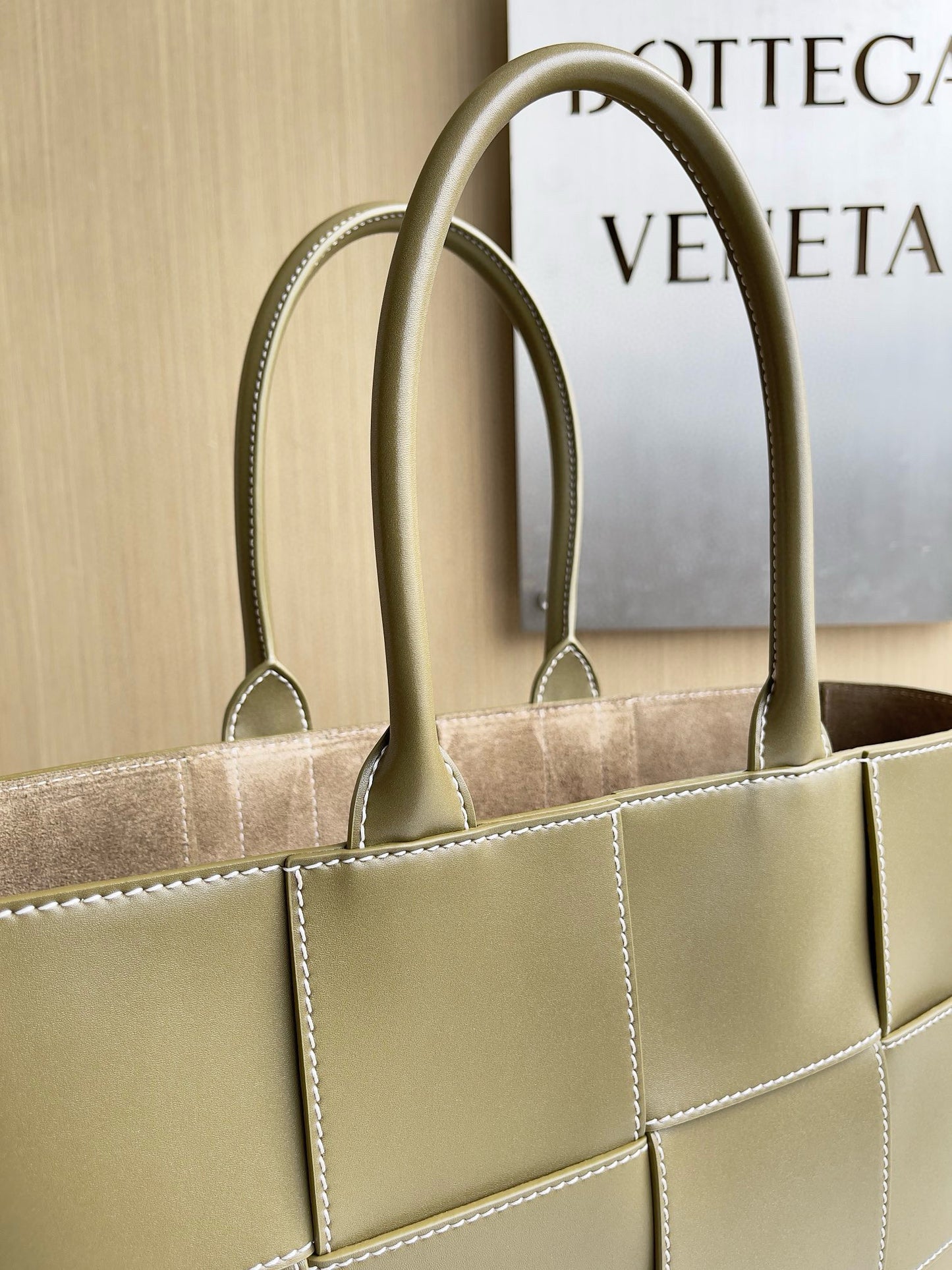 BV Arco Tote Bag
