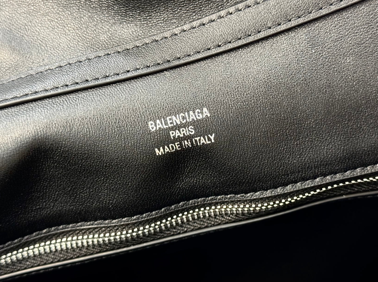 BLCG Medium Leather Rodeo Handbag
(32x6.5x20cm)
