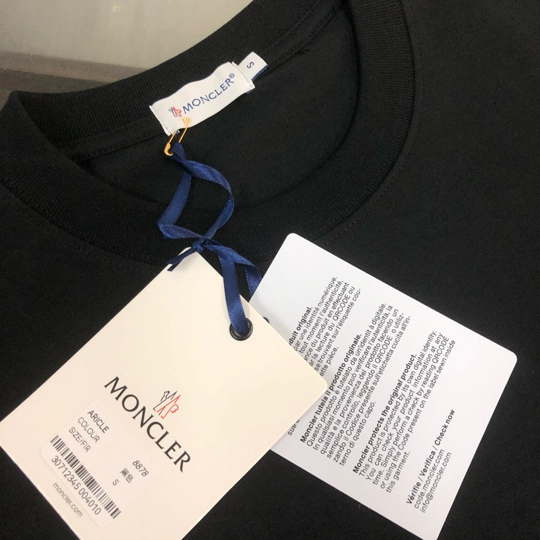 Moncler T-shirt