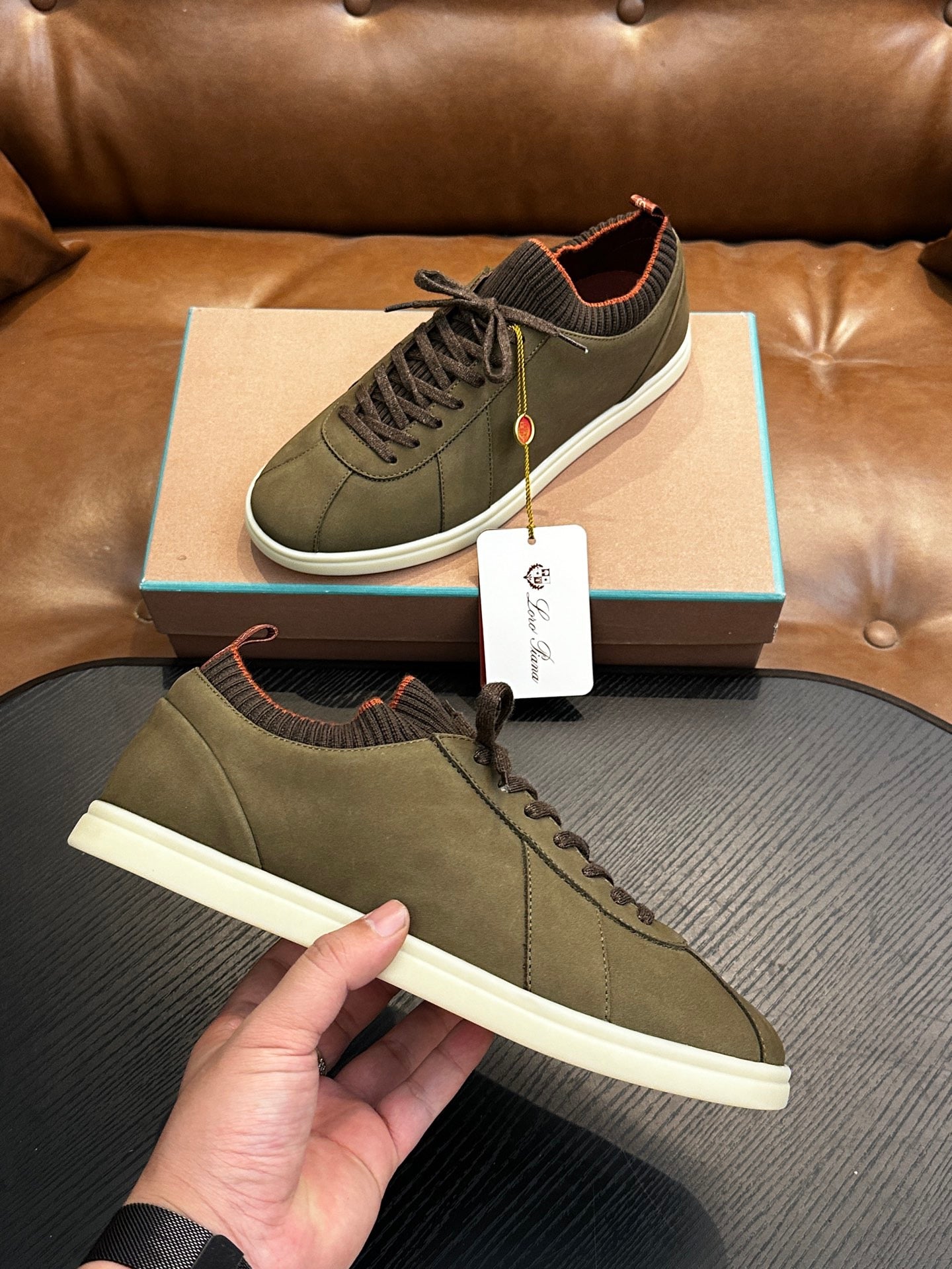 LP Sneakers