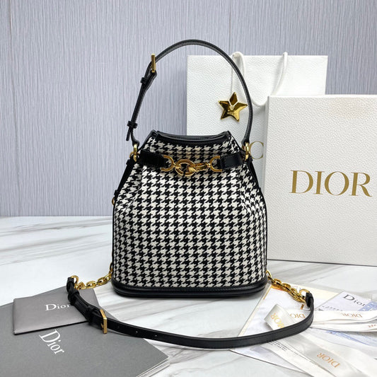 Bolso Dior C'est (24cm)