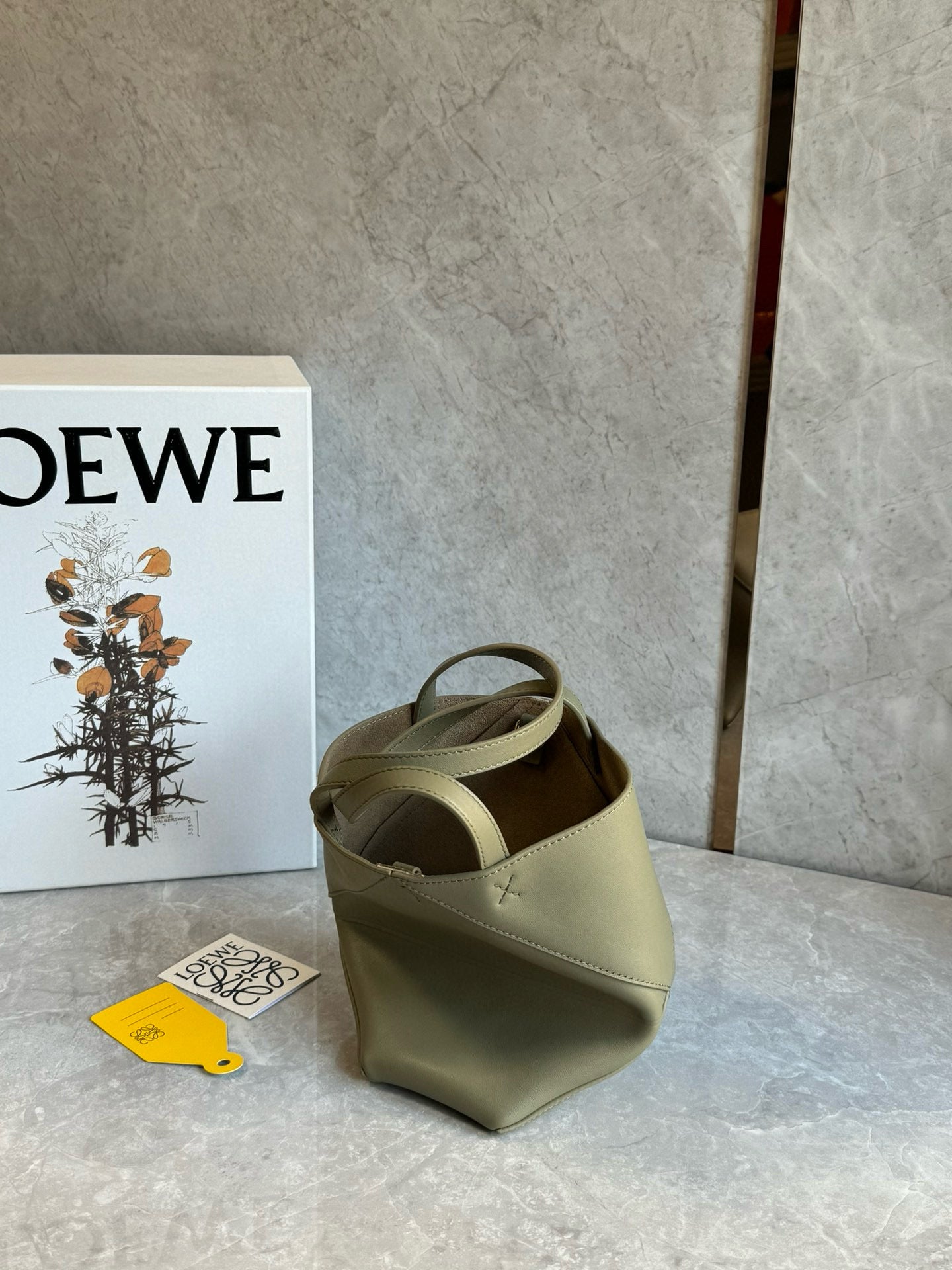 Loewe Puzzle Fold Tote Bag(20x16.5x9.5cm)