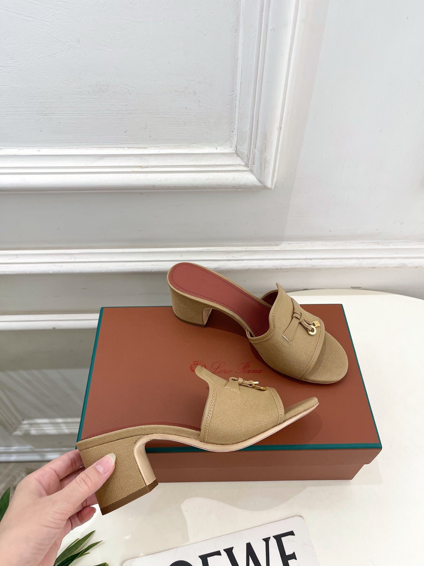 LP Sandals