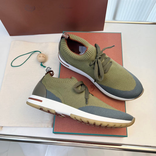 LP Sneakers