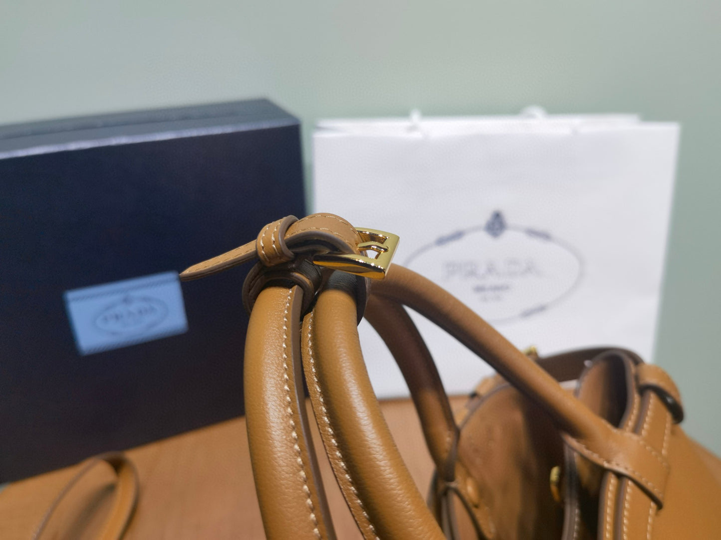 Prada Handbag 28x18x10.5cm