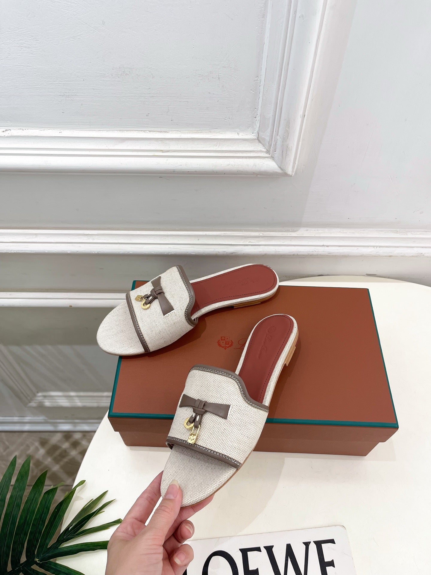LP Sandals