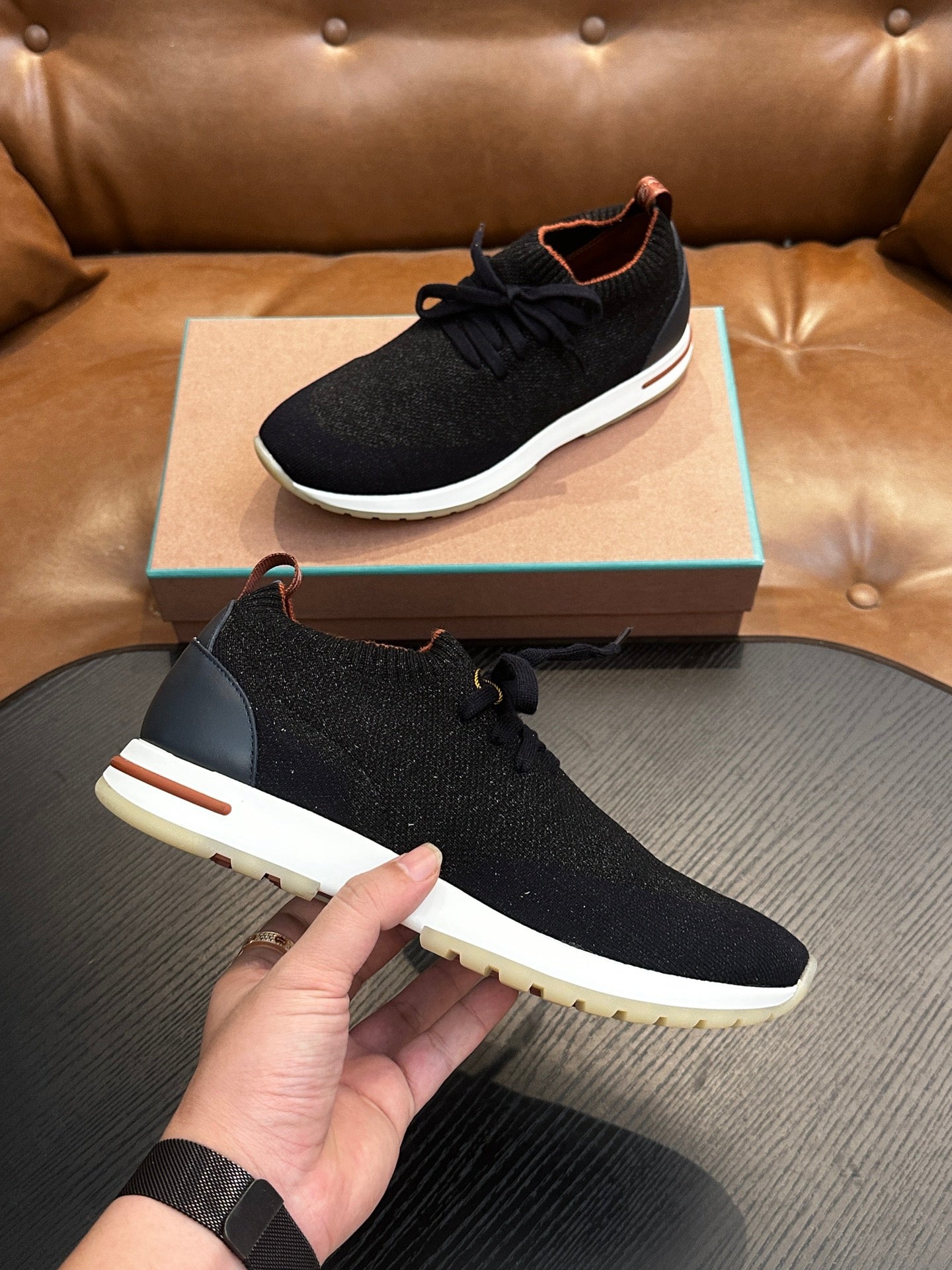 LP Sneakers
