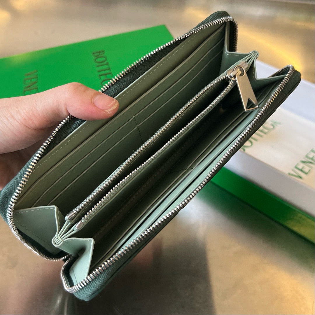 Bottega Veneta Long Zipped Wallet