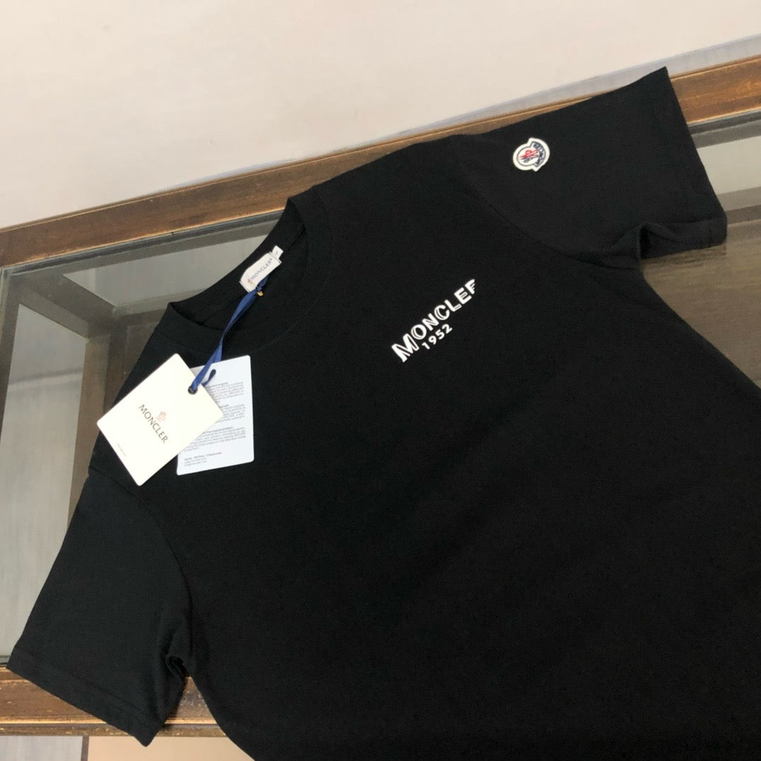 Moncler T-shirt