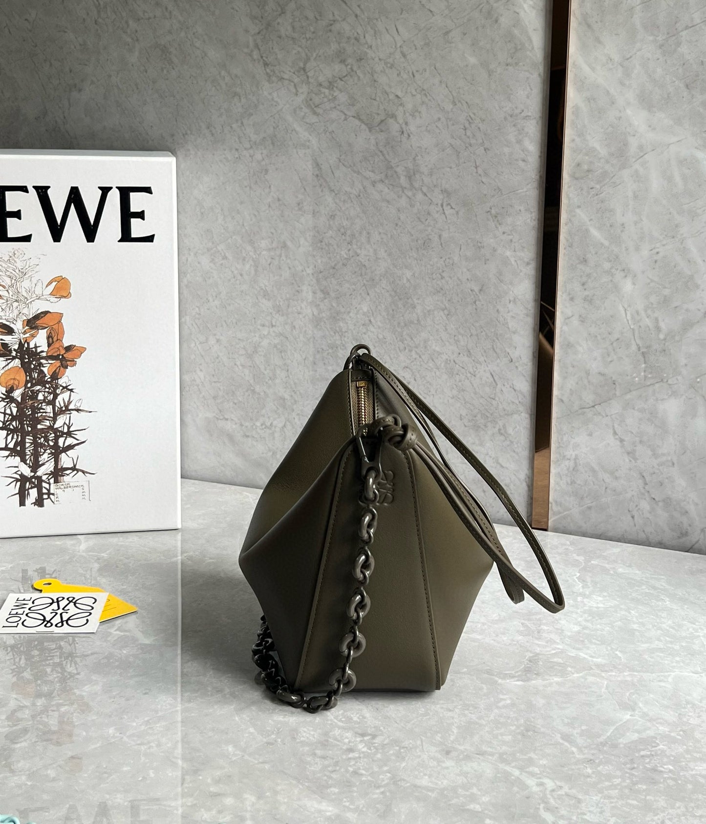 Loewe Hammock Hobo Bag(28x17x9.5cm)