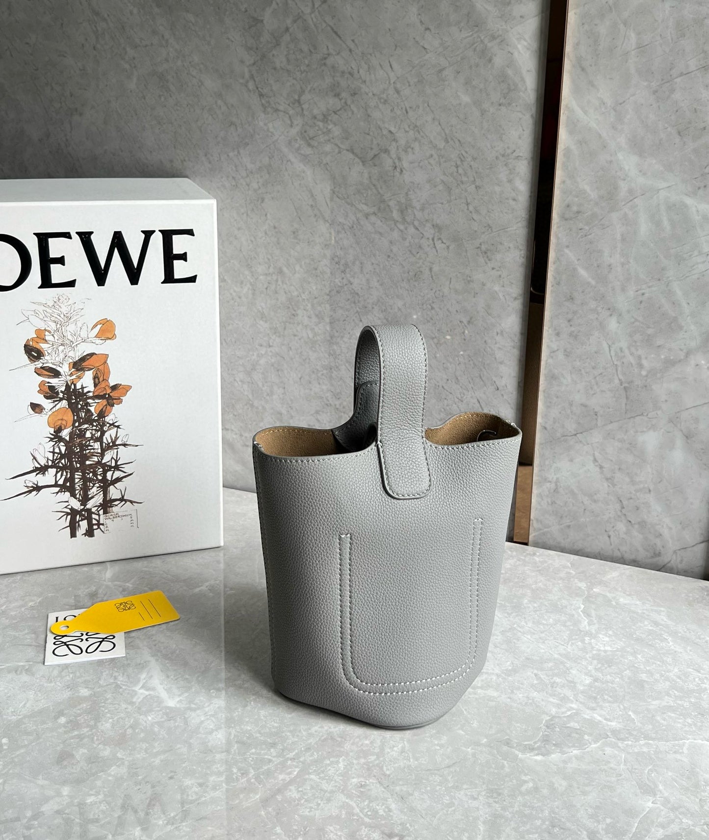 Loewe Pebble Bucket Bag(16x16x19.5cm)