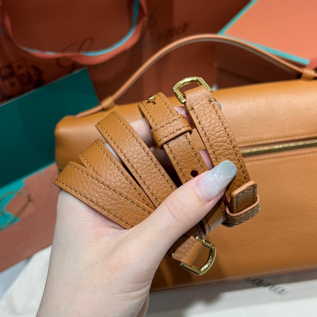 LP Extra Pocket L27 Handbag
